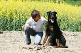 ADULTE ET CHIEN 322